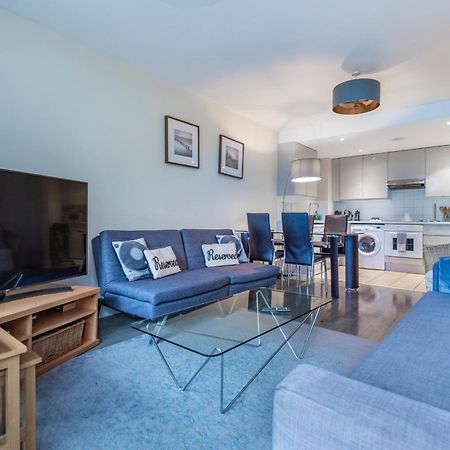 Battersea Power Station Apartment Лондон Екстер'єр фото