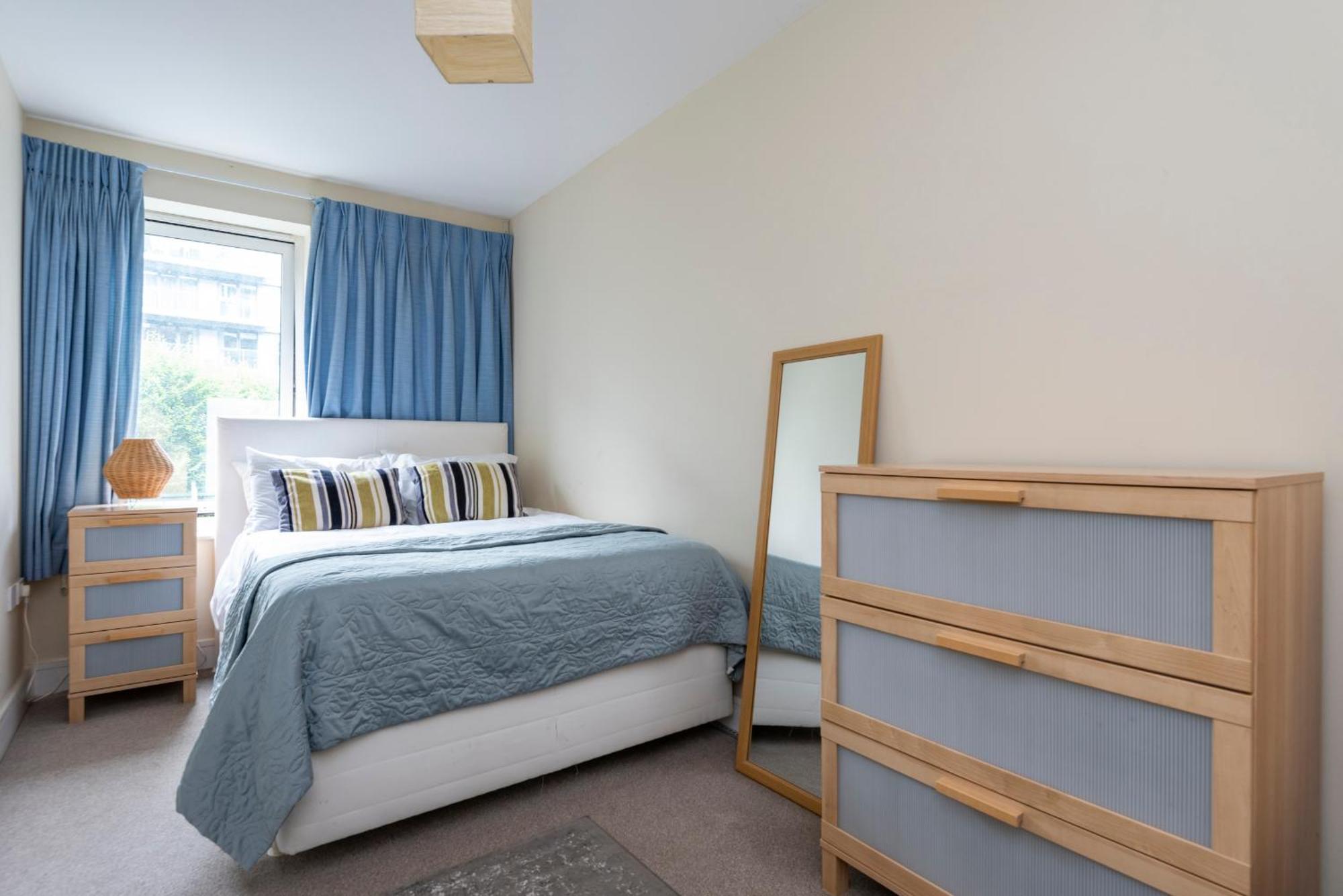 Battersea Power Station Apartment Лондон Екстер'єр фото