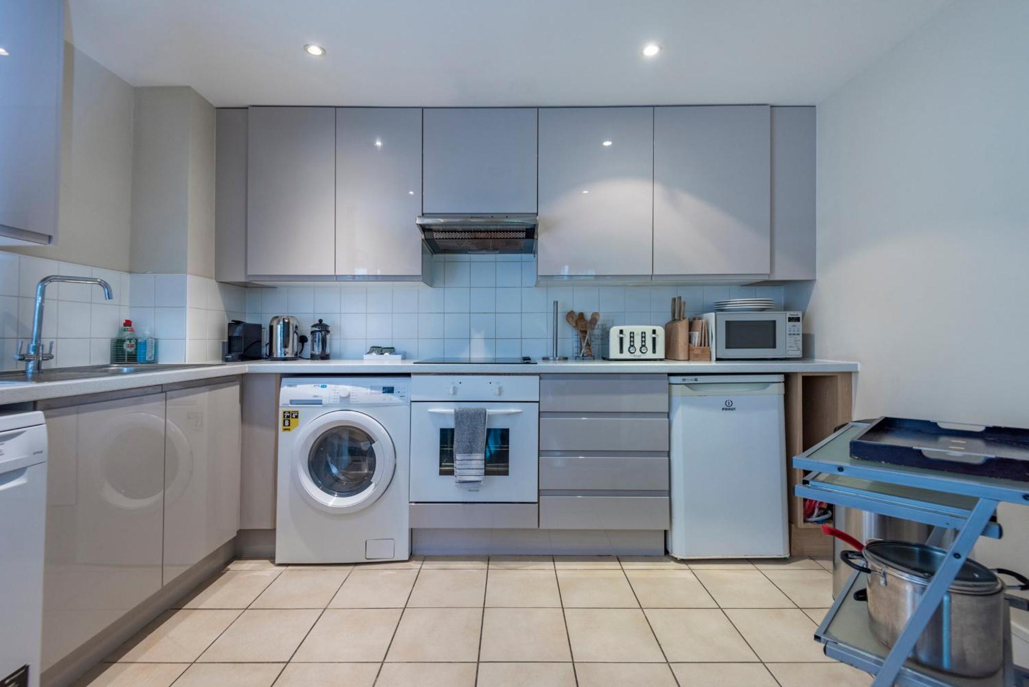 Battersea Power Station Apartment Лондон Екстер'єр фото