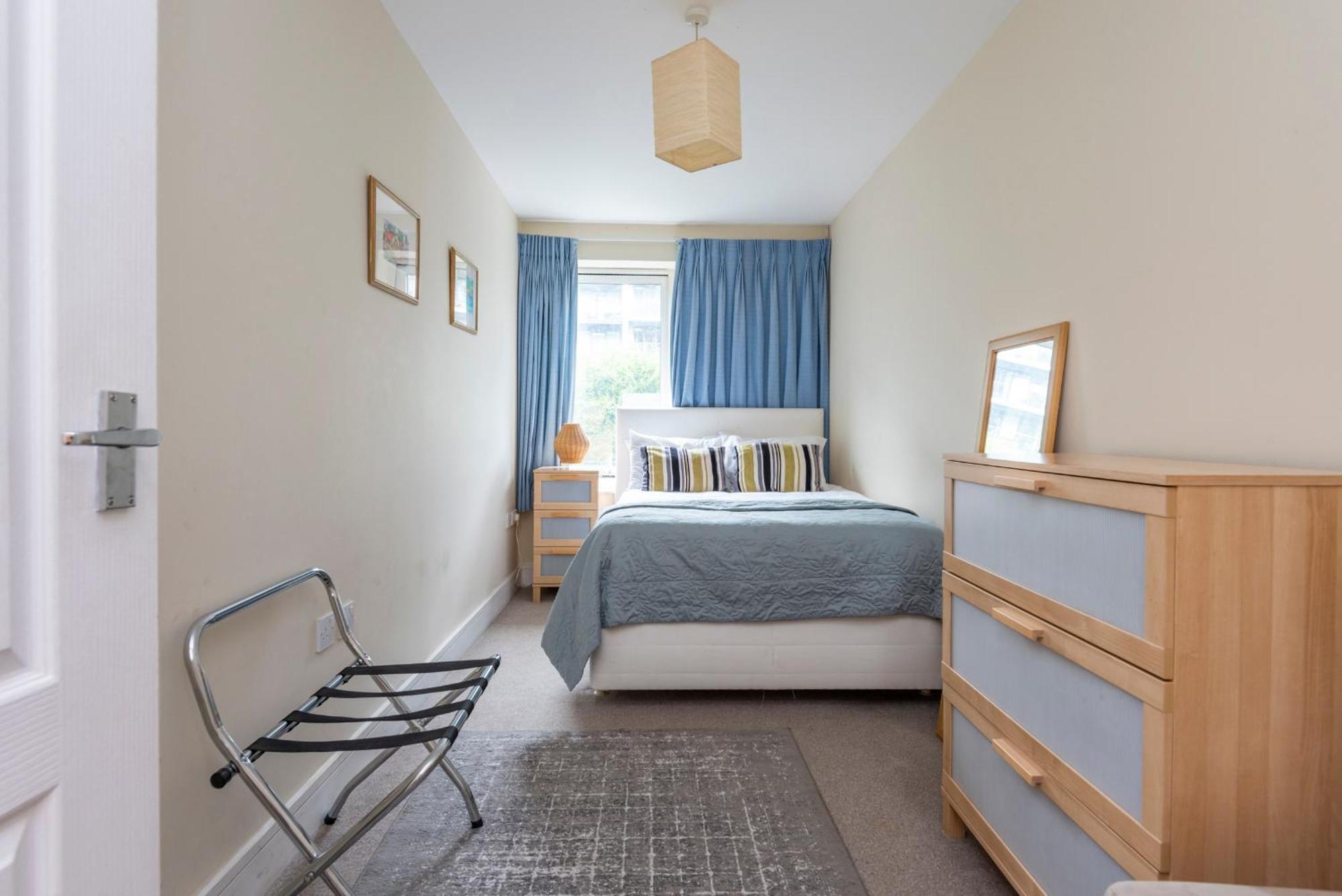 Battersea Power Station Apartment Лондон Екстер'єр фото