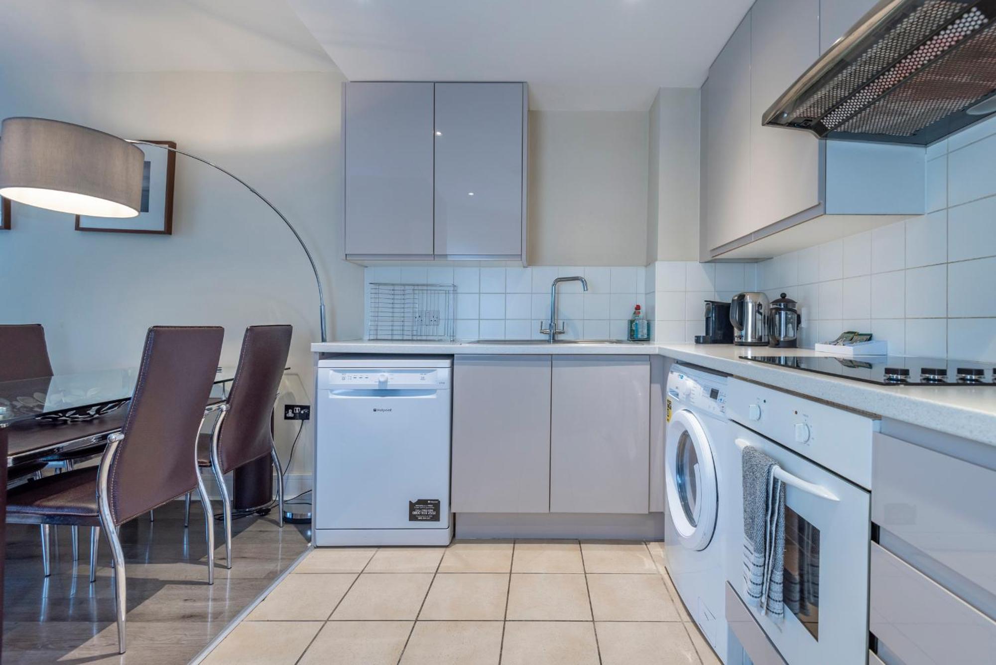 Battersea Power Station Apartment Лондон Екстер'єр фото