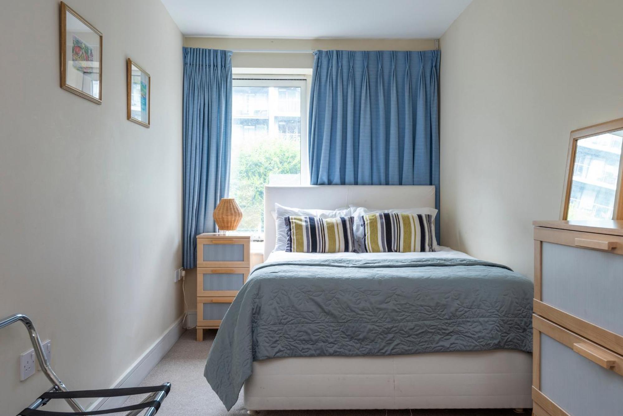 Battersea Power Station Apartment Лондон Екстер'єр фото